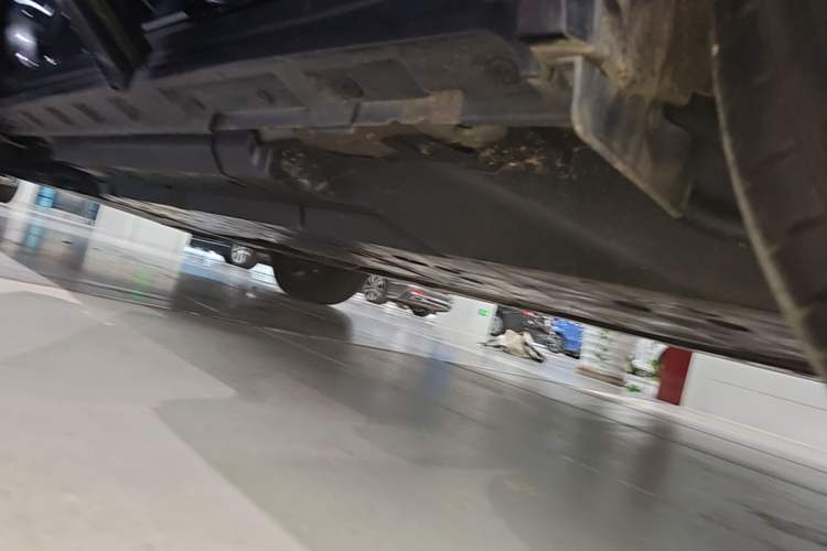 Used Toyota Venza 2023 2.0L CVT Two-Wheel Drive Luxury Edition Left Side Sill