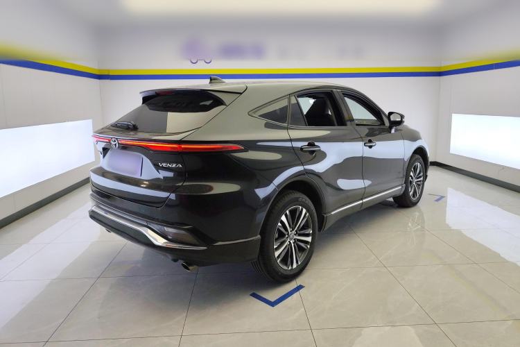Used Toyota Venza 2023 2.0L CVT Two-Wheel Drive Luxury Edition Rear Right 45 Deg