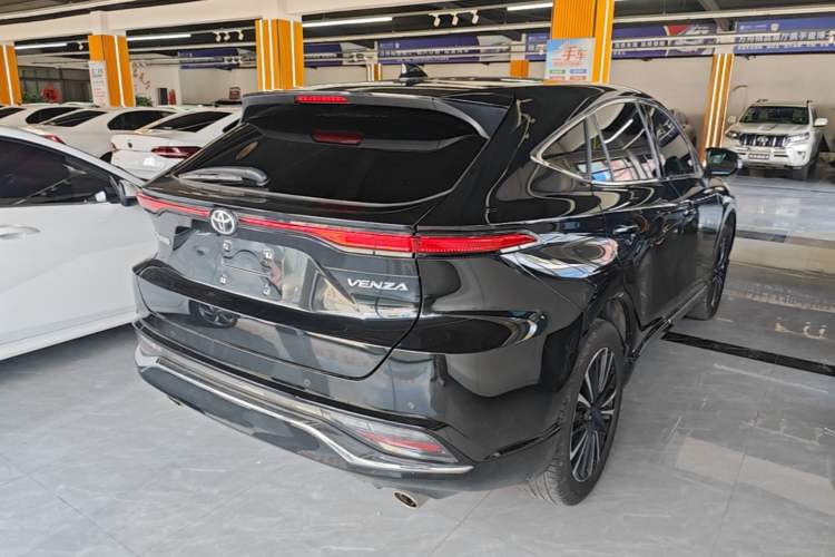 Used Toyota Venza 2023 2.0L CVT Two-Wheel Drive Prestige Version Rear Right 45 Deg