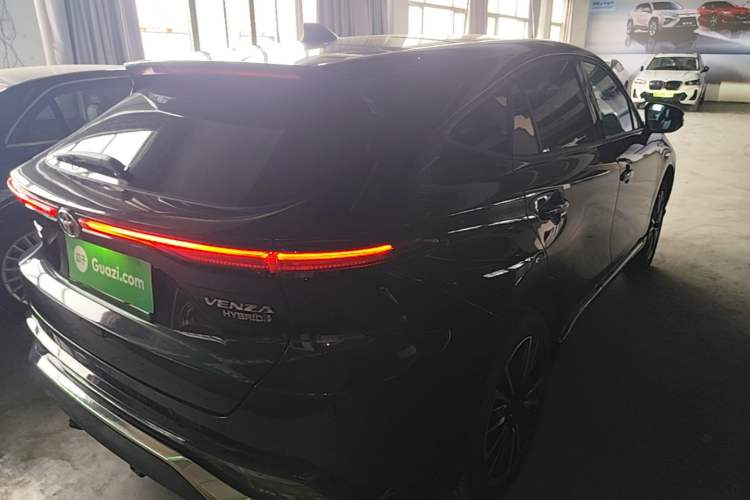 Used Toyota Venza 2023 2.5L Smart Electric Hybrid Dual-Engine Four-Wheel Drive Supreme Edition Rear Right 45 Deg