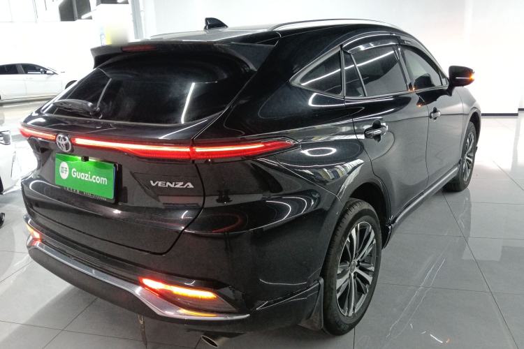 Used Toyota Venza 2023 2.0L CVT Two-Wheel Drive Luxury Edition Rear Right 45 Deg