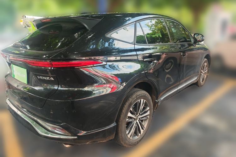 Used Toyota Venza 2023 2.0L CVT Two-Wheel Drive Luxury Edition Rear Right 45 Deg