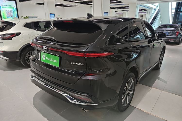 Used Toyota Venza 2023 2.0L CVT Two-Wheel Drive Luxury Edition Rear Right 45 Deg