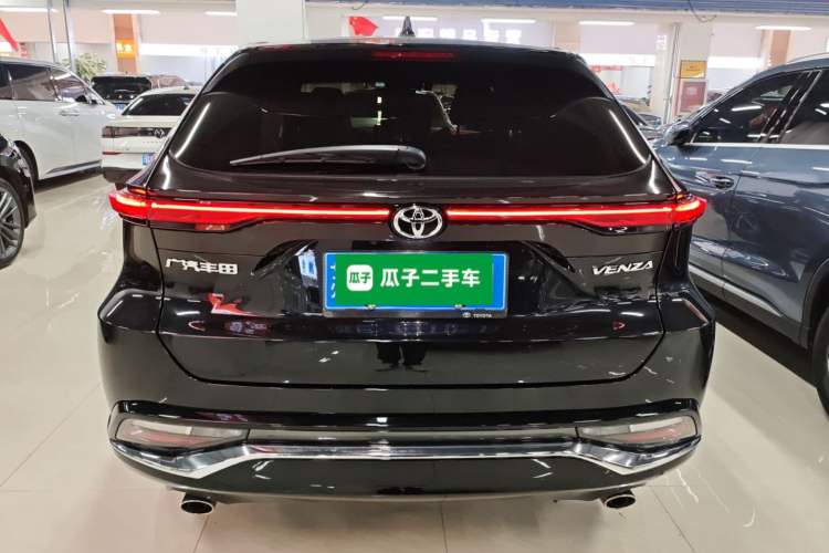 Used Toyota Venza 2023 2.0L CVT Two-Wheel Drive Luxury Edition Rear