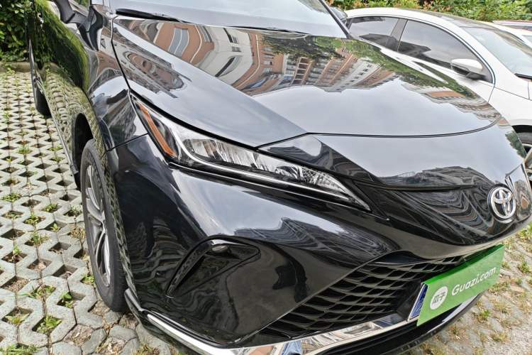 Used Toyota Venza 2023 2.0L CVT Two-Wheel Drive Luxury Edition Right Front Headlight