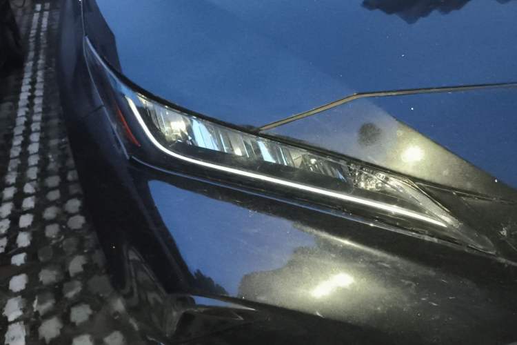 Used Toyota Venza 2023 2.0L CVT Two-Wheel Drive Luxury Edition Right Front Headlight