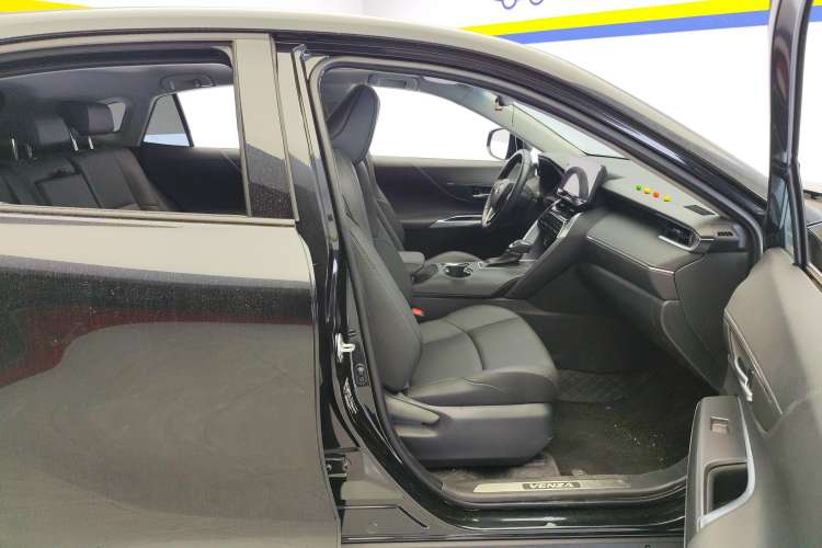 Used Toyota Venza 2023 2.0L CVT Two-Wheel Drive Luxury Edition Right Front Seat