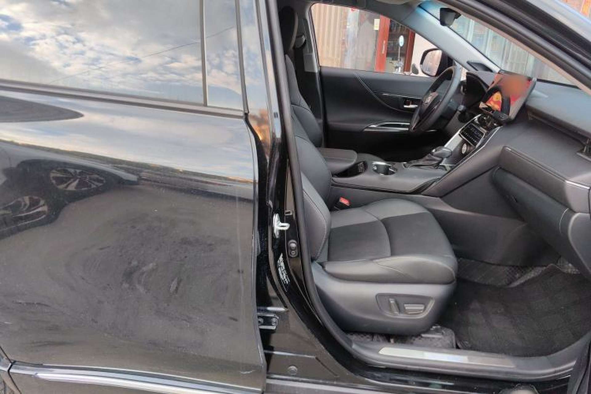 Used Toyota Venza 2023 2.0L CVT Two-Wheel Drive Prestige Version Right Front Seat