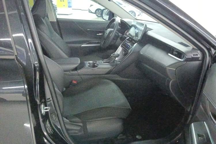 Used Toyota Venza 2023 2.0L CVT Two-Wheel Drive Luxury Edition Right Front Seat