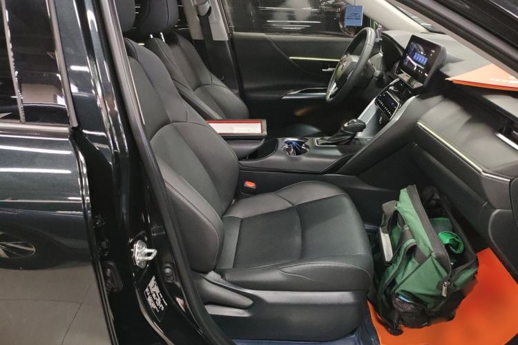 Used Toyota Venza 2023 2.0L CVT Two-Wheel Drive Luxury Edition Right Front Seat