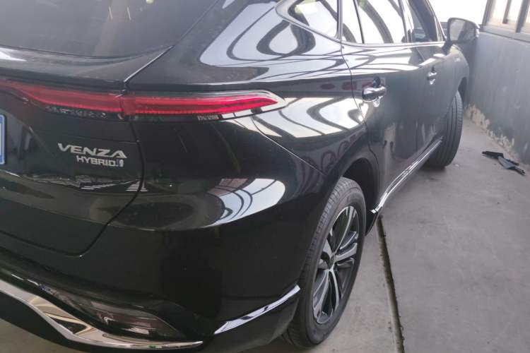 Used Toyota Venza 2023 2.5L Smart Electric Hybrid Dual-Drive Luxury Edition Right Rear Taillight