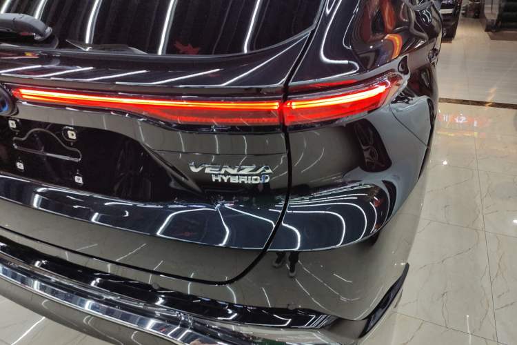 Used Toyota Venza 2023 2.5L Smart Electric Hybrid Dual-Drive Prestige Version Right Rear Taillight