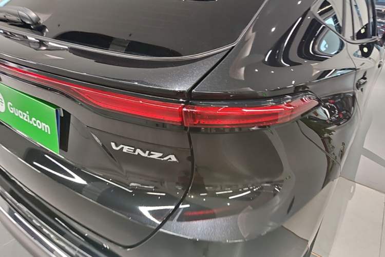 Used Toyota Venza 2023 2.0L CVT Two-Wheel Drive Luxury Edition Right Rear Taillight