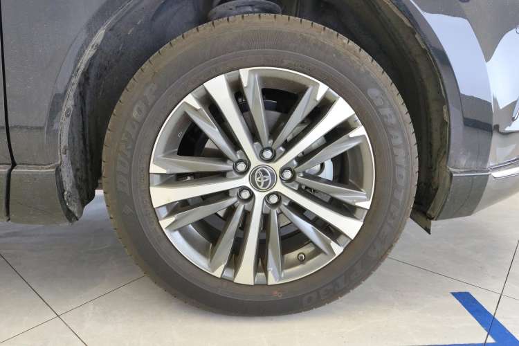 Used Toyota Venza 2023 2.0L CVT Two-Wheel Drive Luxury Edition Right Rear Wheel Hub