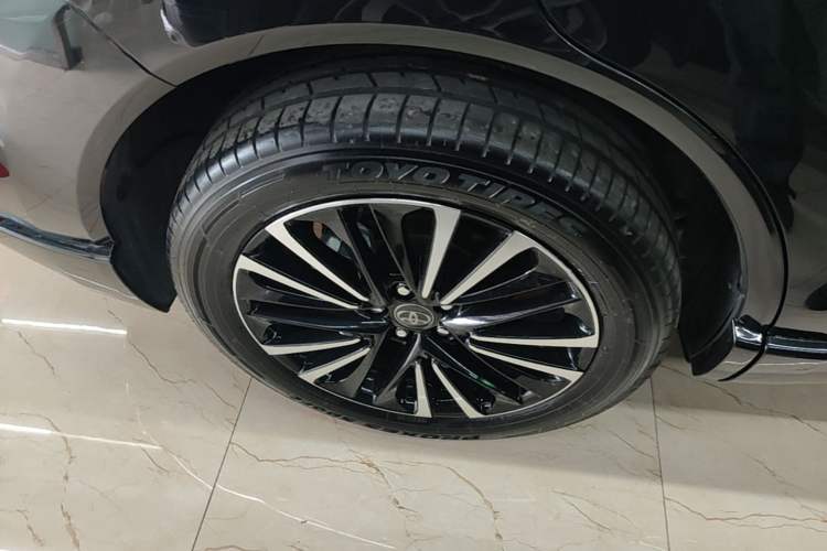 Used Toyota Venza 2023 2.5L Smart Electric Hybrid Dual-Drive Prestige Version Right Rear Wheel Hub