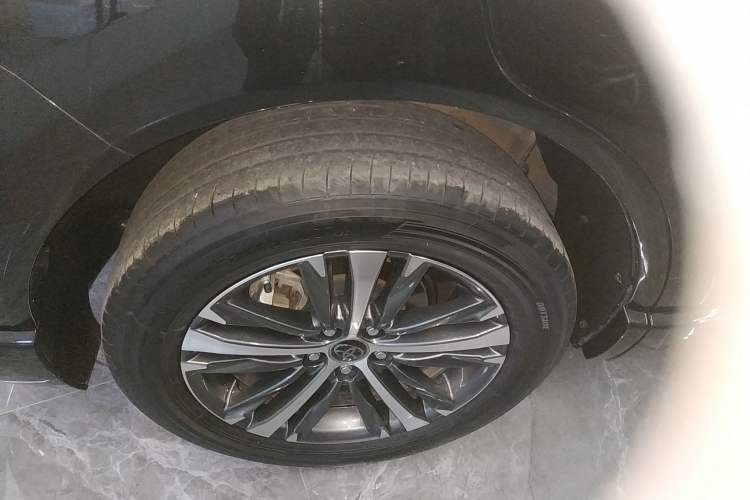 Used Toyota Venza 2023 2.0L CVT Two-Wheel Drive Luxury Edition Right Rear Wheel Hub