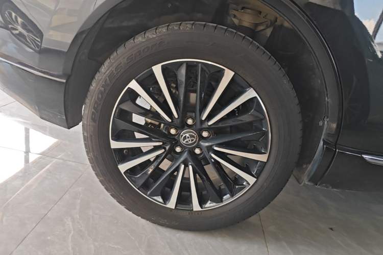Used Toyota Venza 2023 2.0L CVT Two-Wheel Drive Prestige Version Right Rear Wheel Hub