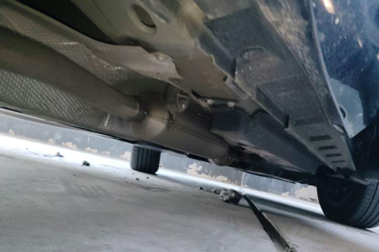 Used Toyota Venza 2023 2.5L Smart Electric Hybrid Dual-Drive Luxury Edition Right Side Sill