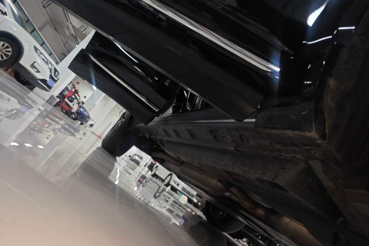 Used Toyota Venza 2023 2.5L Smart Electric Hybrid Dual-Drive Prestige Version Right Side Sill