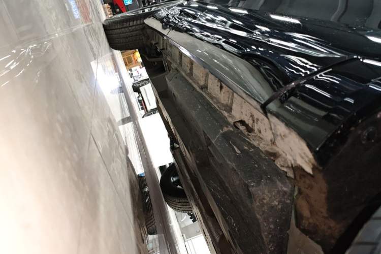Used Toyota Venza 2023 2.0L CVT Two-Wheel Drive Luxury Edition Right Side Sill