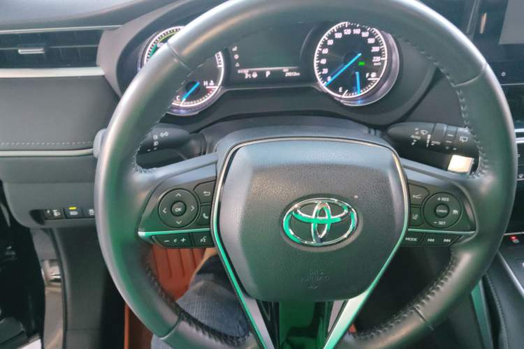 Used Toyota Venza 2023 2.5L Smart Electric Hybrid Dual-Drive Luxury Edition Steering Wheel