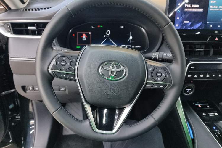 Used Toyota Venza 2023 2.5L Smart Electric Hybrid Dual-Drive Prestige Version Steering Wheel