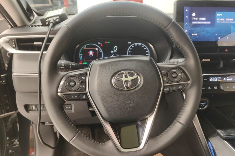 Used Toyota Venza 2023 2.5L Smart Electric Hybrid Dual-Engine Four-Wheel Drive Supreme Edition Steering Wheel