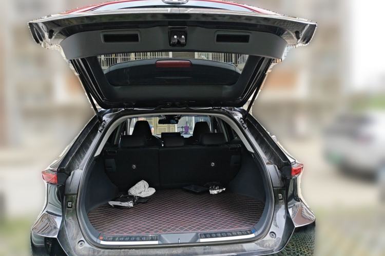 Used Toyota Venza 2023 2.0L CVT Two-Wheel Drive Luxury Edition Trunk