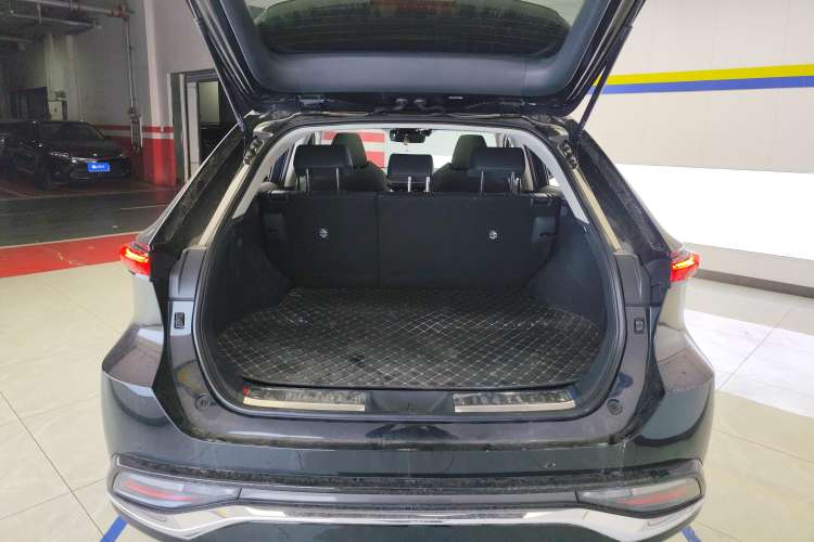 Used Toyota Venza 2023 2.0L CVT Two-Wheel Drive Luxury Edition Trunk