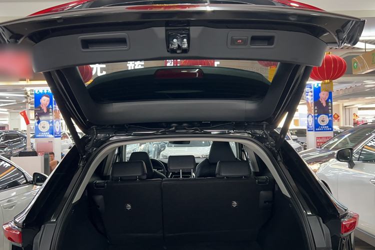 Used Toyota Venza 2023 2.5L Smart Electric Hybrid Dual-Drive Luxury Edition Trunk