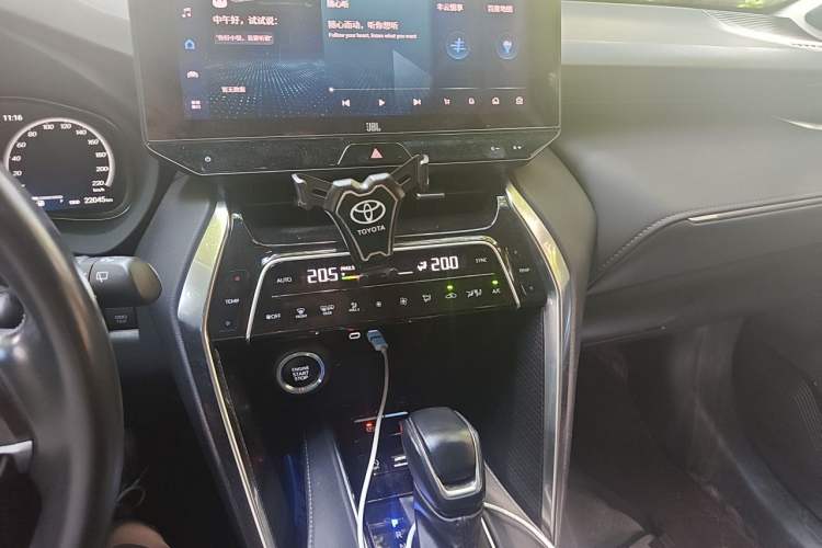 Used Toyota Venza 2023 2.0L CVT Two-Wheel Drive Prestige Version Audio And AC Panel