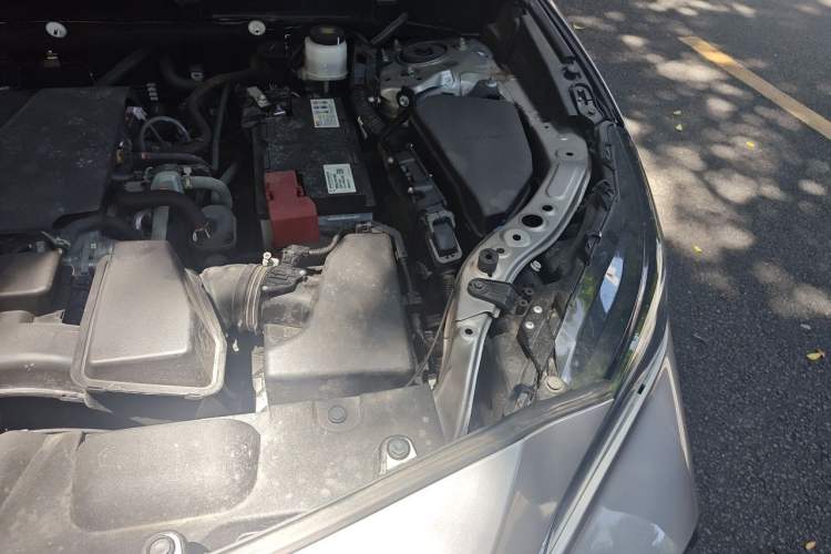 Used Toyota Venza 2023 2.0L CVT Two-Wheel Drive Prestige Version Engine Bay Left