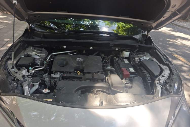 Used Toyota Venza 2023 2.0L CVT Two-Wheel Drive Prestige Version Engine Bay
