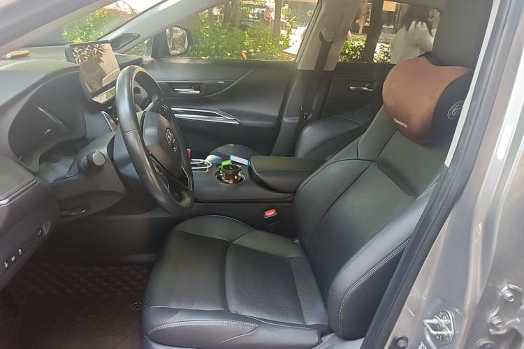 Used Toyota Venza 2023 2.0L CVT Two-Wheel Drive Prestige Version Left Front Seat