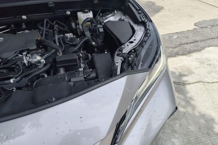 Used Toyota Venza 2023 2.5L Smart Electric Hybrid Dual-Drive Prestige Version Engine Bay Left
