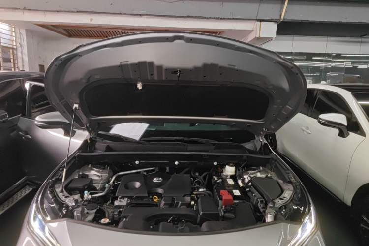 Used Toyota Venza 2023 2.0L CVT Two-Wheel Drive Prestige Version Engine Bay