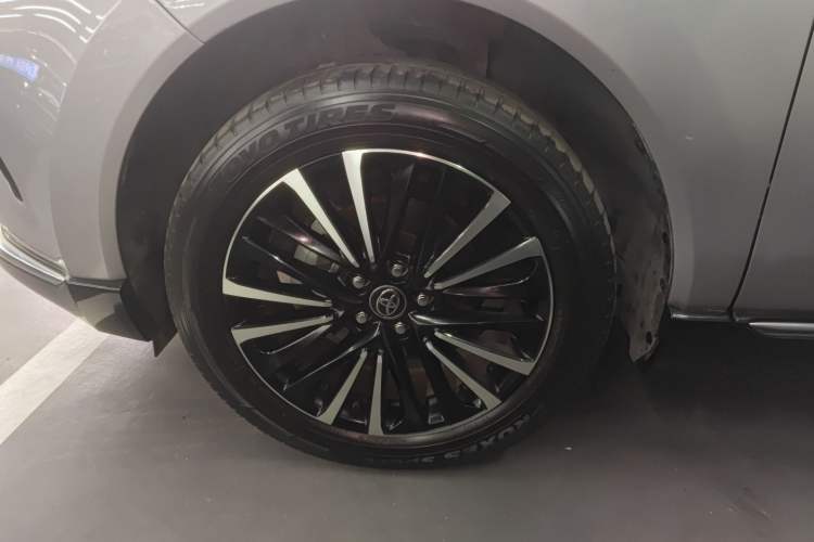 Used Toyota Venza 2023 2.0L CVT Two-Wheel Drive Prestige Version Exterior 7