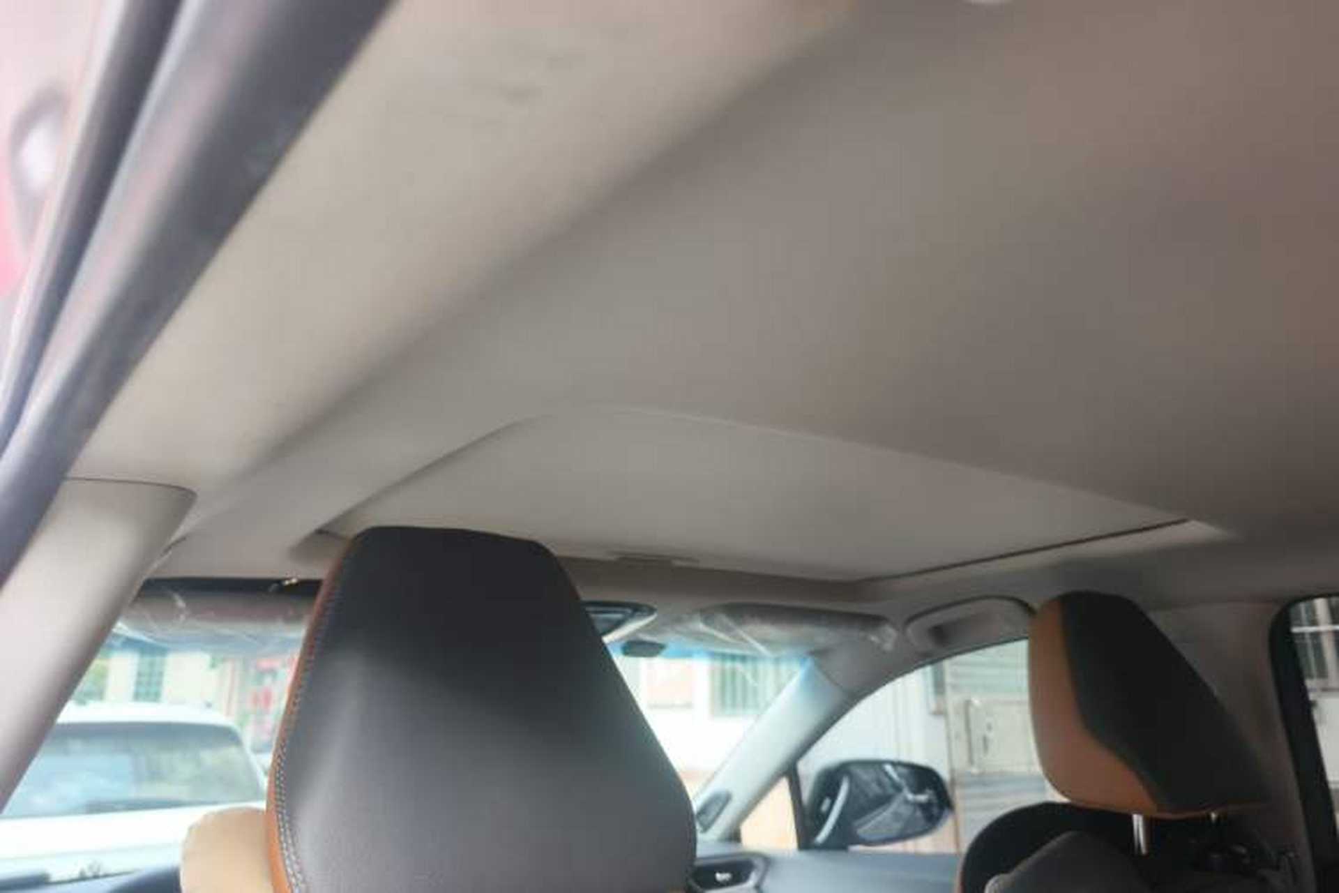 Used Toyota Venza 2023 2.0L CVT Two-Wheel Drive Prestige Version Headliner