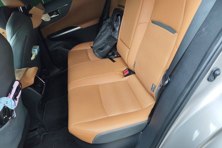 Used Toyota Venza 2023 2.5L Smart Electric Hybrid Dual-Drive Prestige Version Left Rear Seat