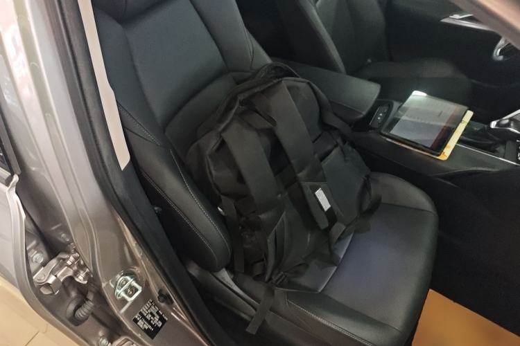 Used Toyota Venza 2023 2.0L CVT Two-Wheel Drive Luxury Edition Right Front Seat