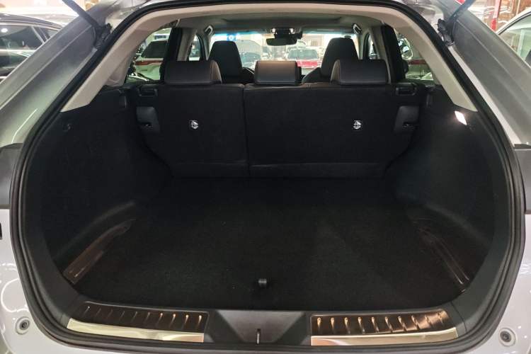 Used Toyota Venza 2023 2.0L CVT Two-Wheel Drive Luxury Edition Trunk