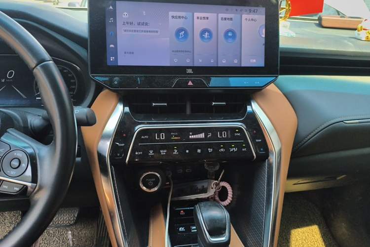 Used Toyota Venza 2023 2.5L Smart Electric Hybrid Dual-Drive Prestige Version Audio And AC Panel