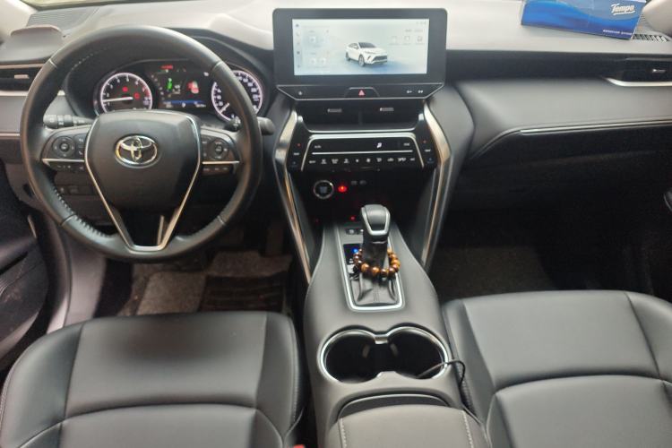 Used Toyota Venza 2023 2.0L CVT Two-Wheel Drive Luxury Edition Center Console
