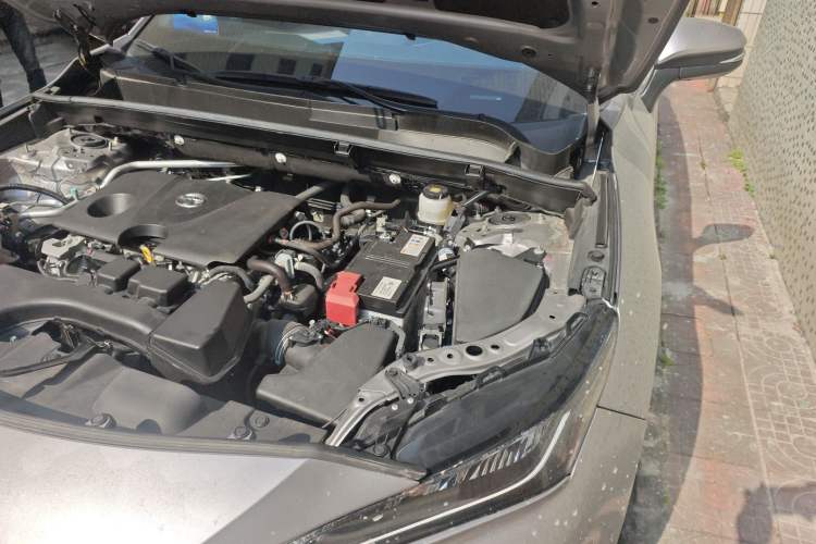 Used Toyota Venza 2023 2.0L CVT Two-Wheel Drive Luxury Edition Engine Bay Left