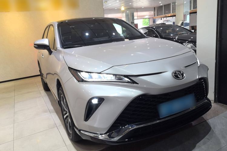Used Toyota Venza 2023 2.0L CVT Two-Wheel Drive Luxury Edition Exterior 2