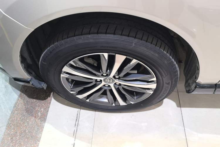 Used Toyota Venza 2023 2.0L CVT Two-Wheel Drive Luxury Edition Exterior 7