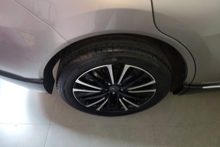 Used Toyota Venza 2023 2.0L CVT Two-Wheel Drive Prestige Version Exterior 8