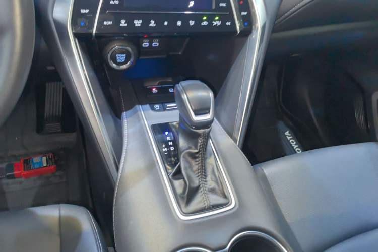 Used Toyota Venza 2023 2.0L CVT Two-Wheel Drive Luxury Edition Gear Lever