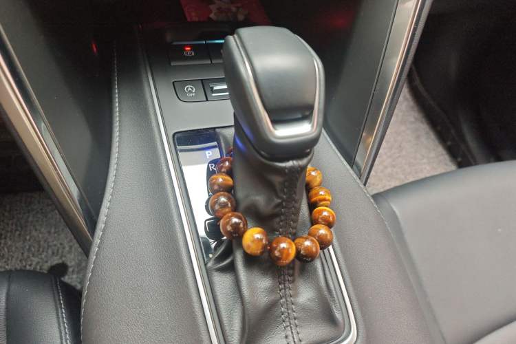 Used Toyota Venza 2023 2.0L CVT Two-Wheel Drive Luxury Edition Gear Lever
