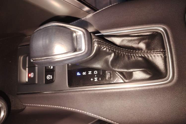 Used Toyota Venza 2023 2.0L CVT Two-Wheel Drive Luxury Edition Gear Lever